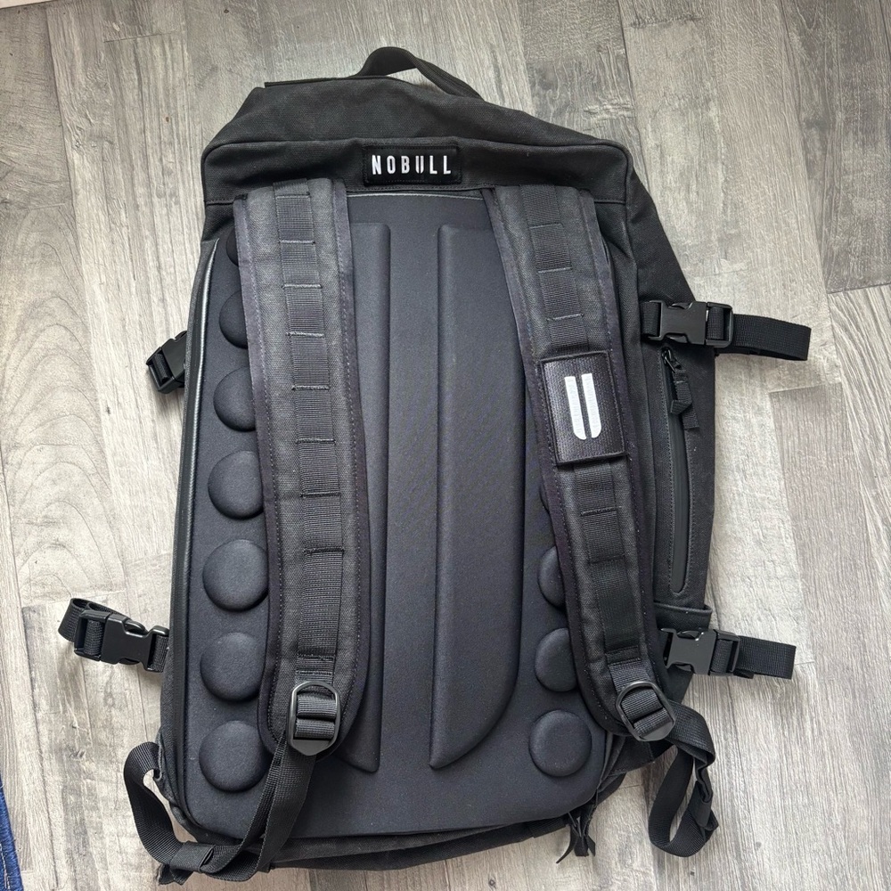 NOBULL Canvas Dufflepack - Picture 3 of 6